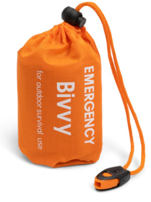 Nödsovsäck med visselpipa